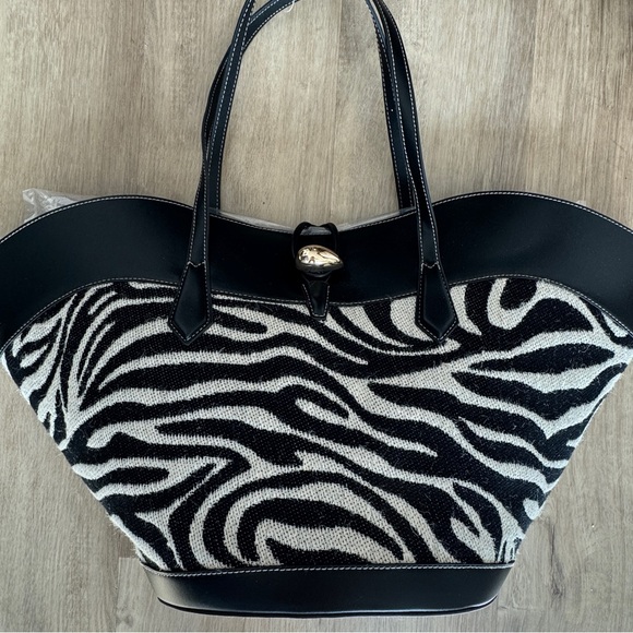 H&M Black and White Zebra Print Shopper Bag - Picture 6 of 11